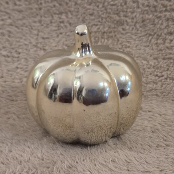 Silver Pumpkin Table Decor – Christmas & New Year - Picture 1 of 3
